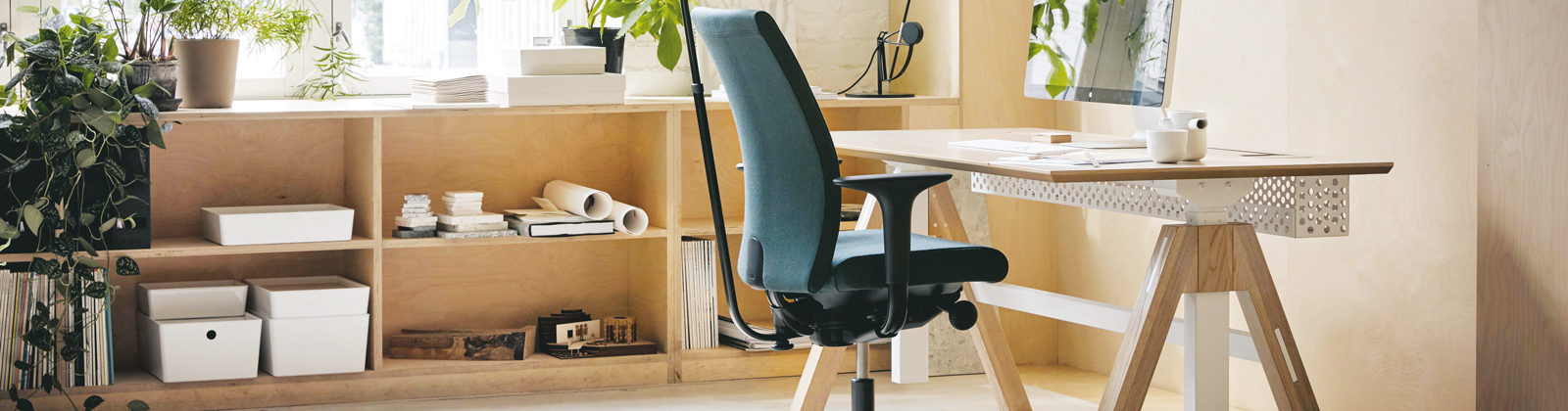 Creed task chair in green